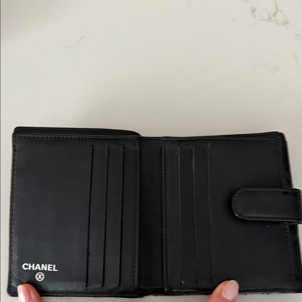 CHANEL Black Quilted Patent Leather Compact Wallet with Gold CC - Picture 11 of 15